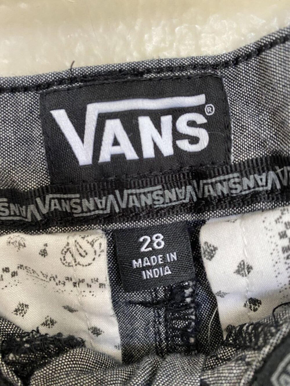 Vans Gray Embroidered Patterned Mens Casual Shorts Size 28 Summer - Picture 3 of 6